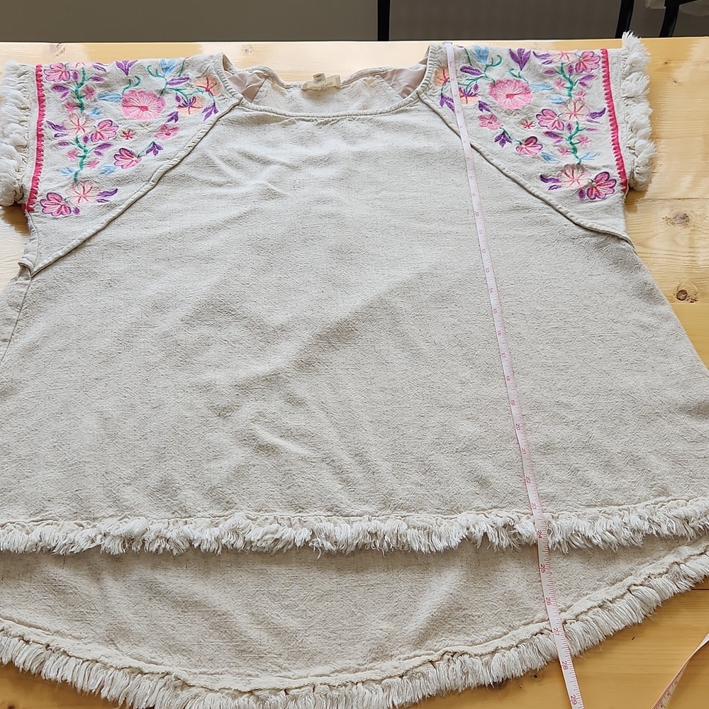 Umgee Embroidered Sleeves Linen Cotton Blend Round Neck w/ Frayed High Low Hem M - Picture 9 of 15